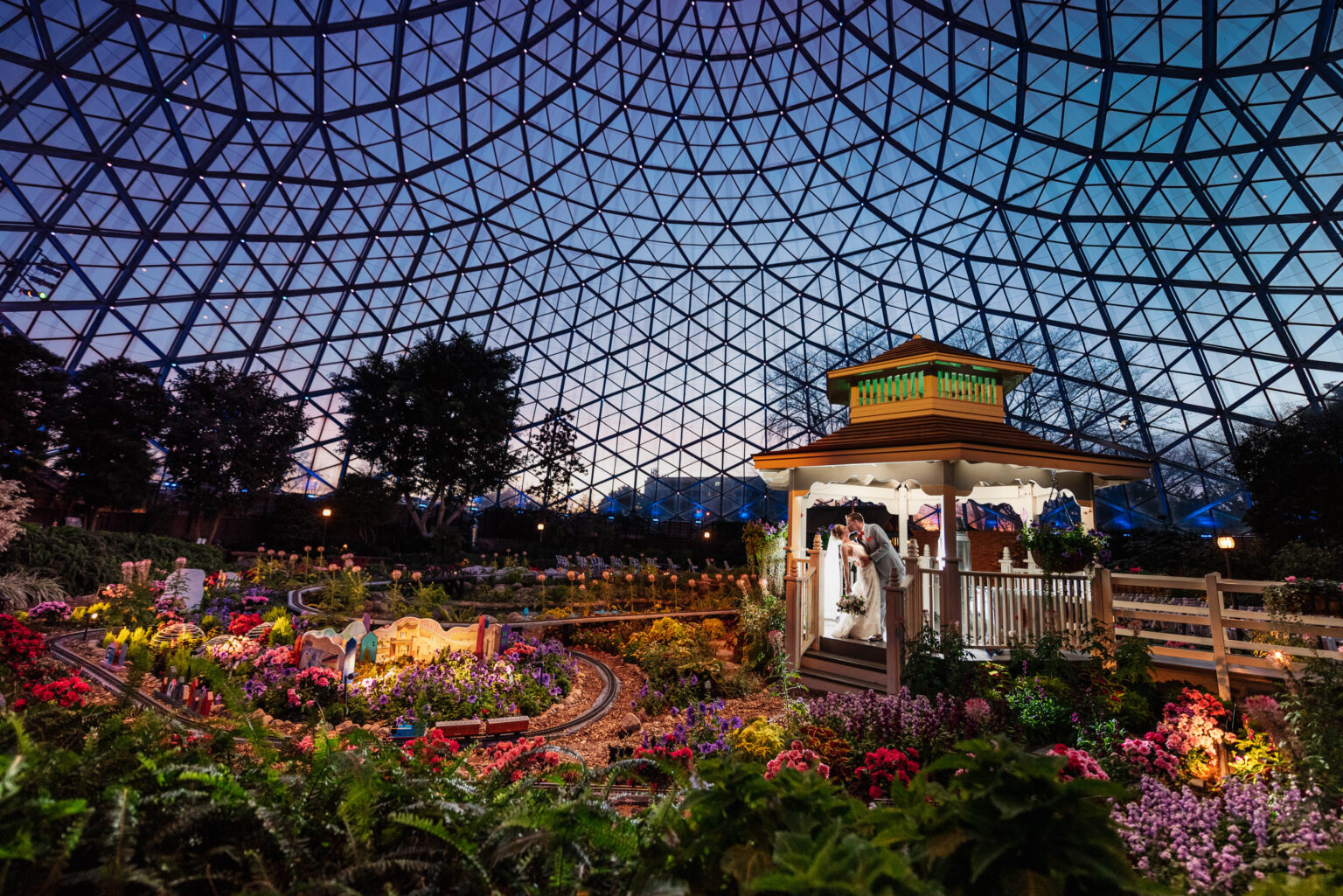 Wedding couple at the Milwaukee Domes