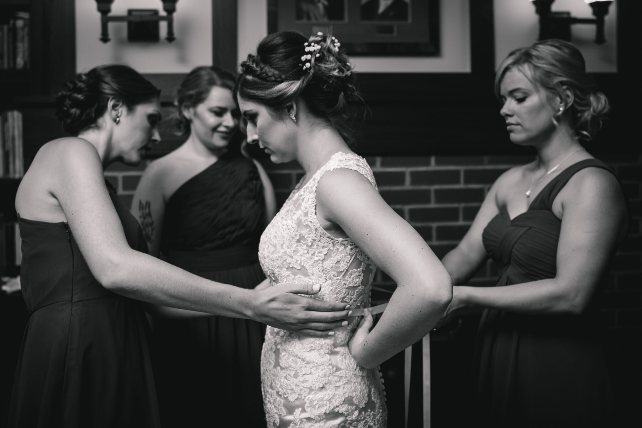 woman getting prepared for her wedding in lake geneva wisconsin
